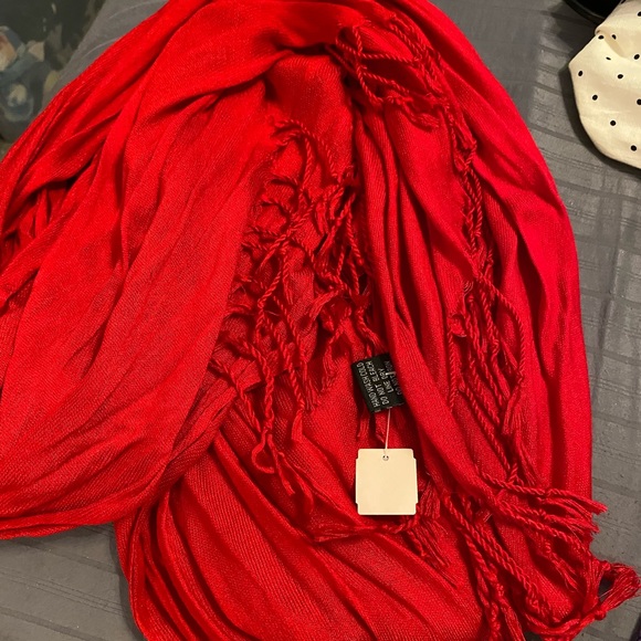 Scarves scarves scarves - Picture 9 of 13